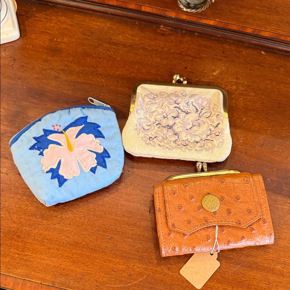 Set if 3 VTG coin purses